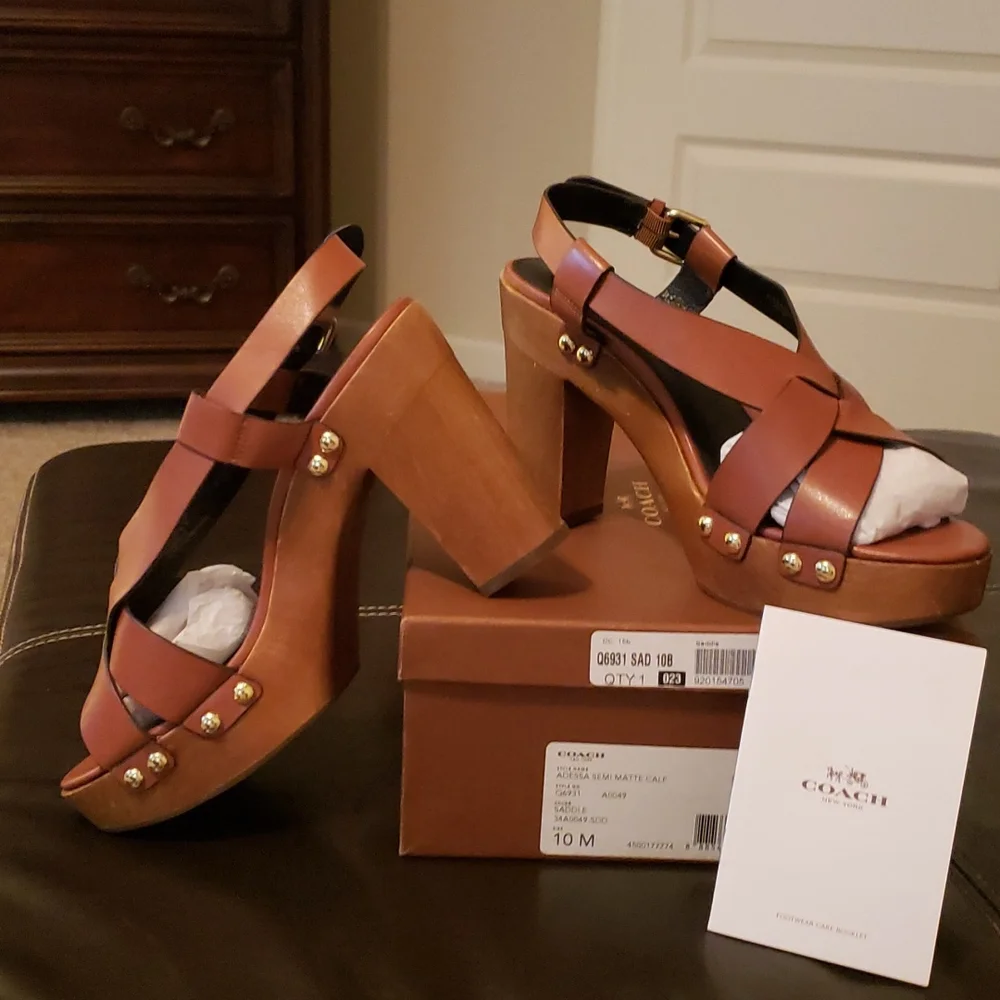Shoes - Picture 3 of 4